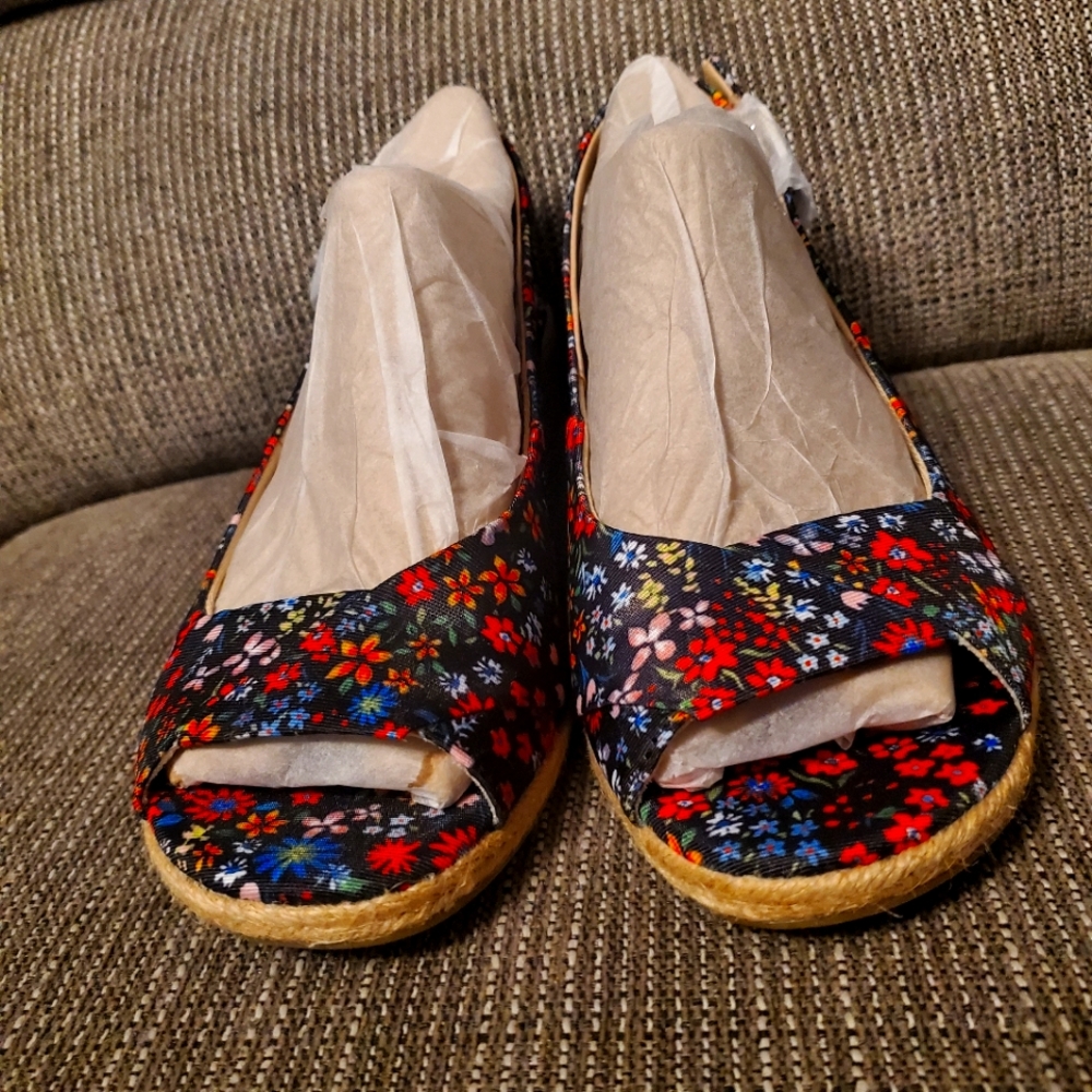Size 7.5W Lifestride Socialite espadrille black multi